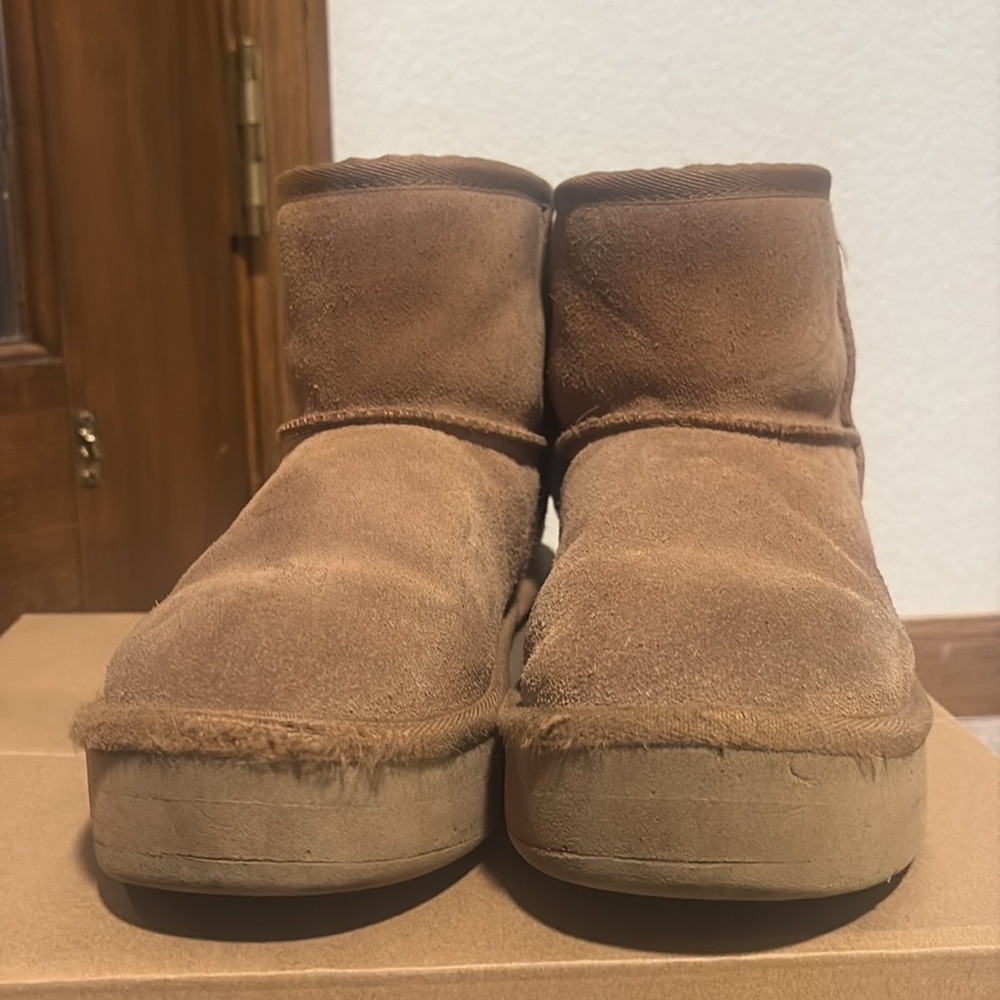 Ugg boots - kids classic mini platform size 5 - Picture 6 of 11